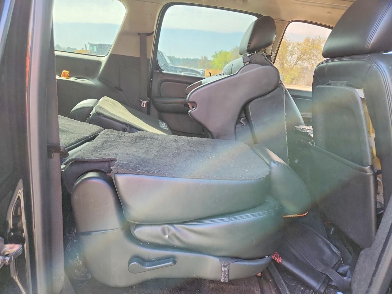 Chevrolet Suburban C1500 Lt