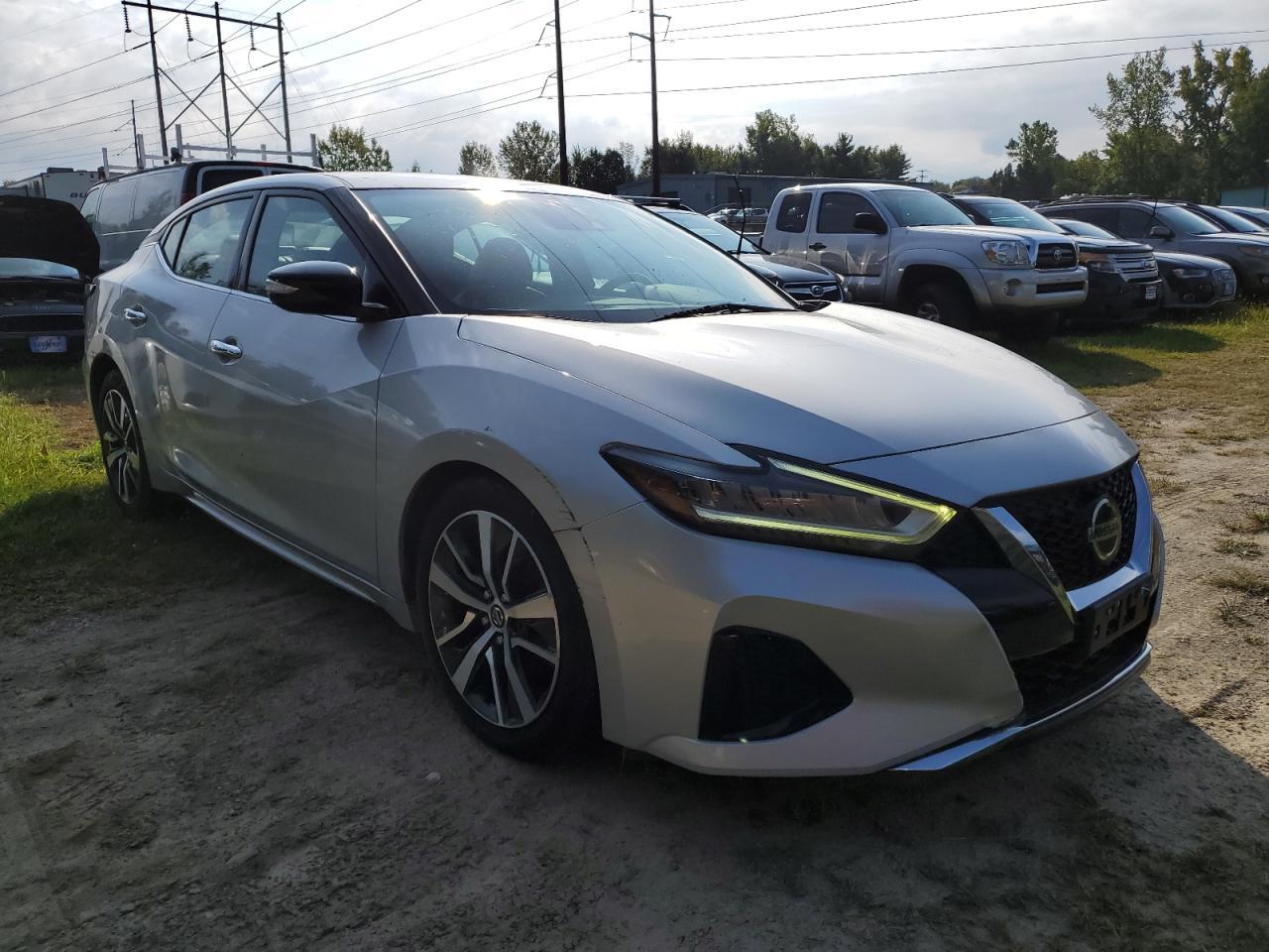 Salvage Nissan Maxima Image