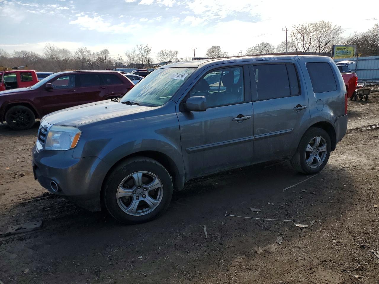 Salvage Honda Pilot Image