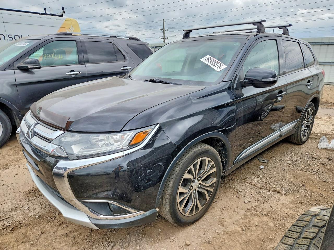 Salvage Mitsubishi Outlander Image
