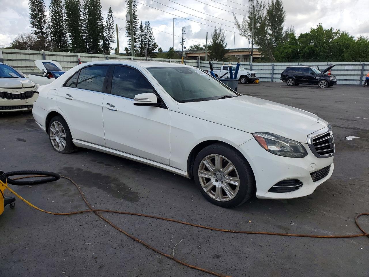 Mercedes-Benz E-Class 250 Bluetec