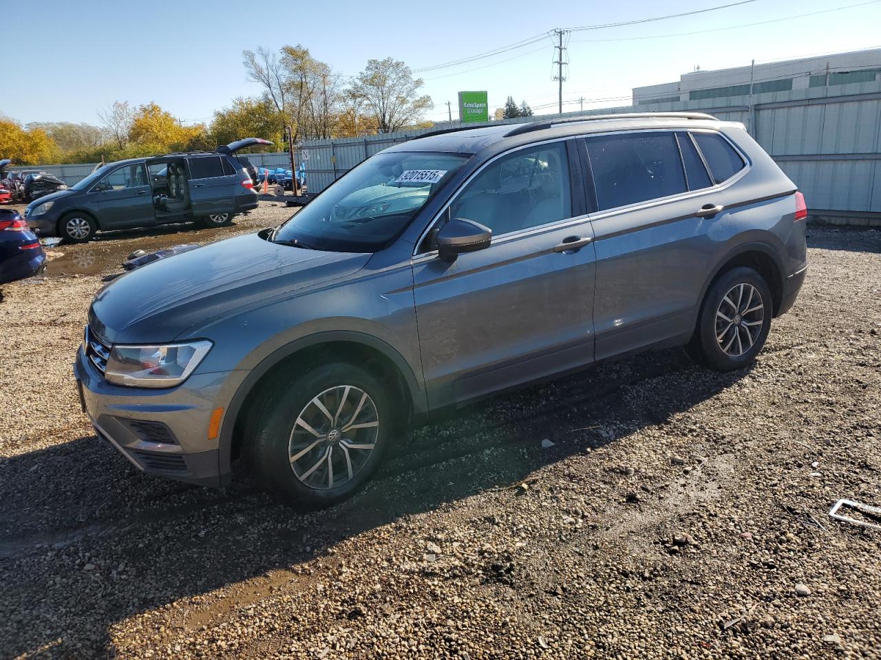 Salvage Volkswagen Tiguan Image