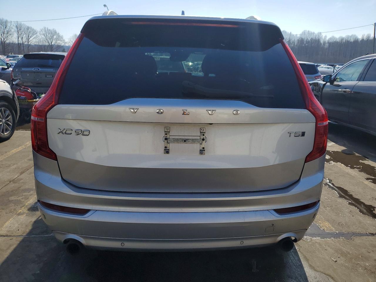 Volvo XC90 T5