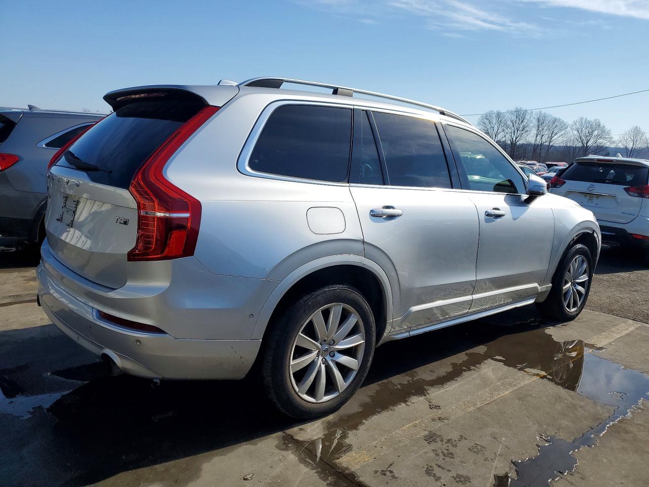 Volvo XC90 T5