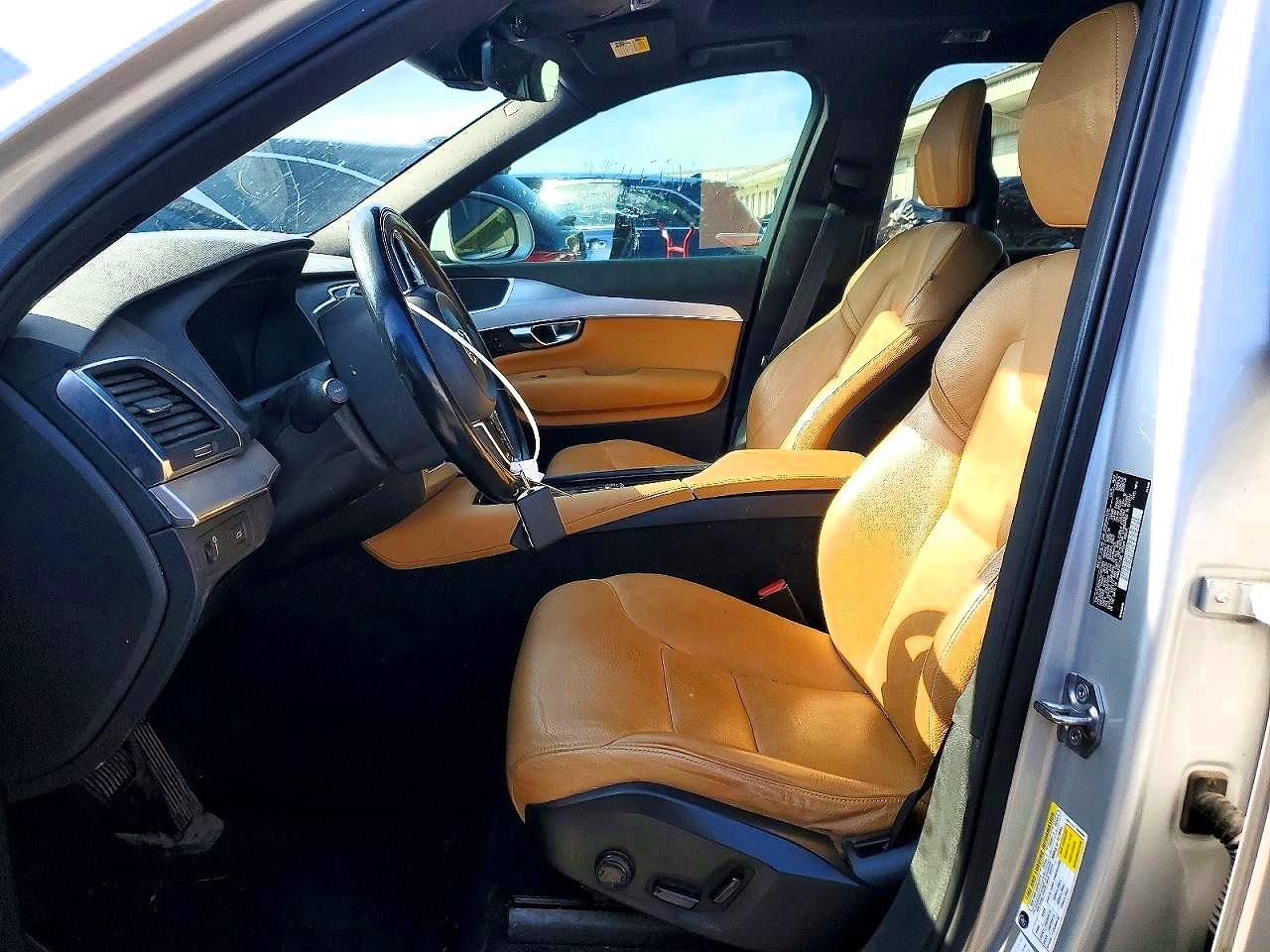 Volvo XC90 T5
