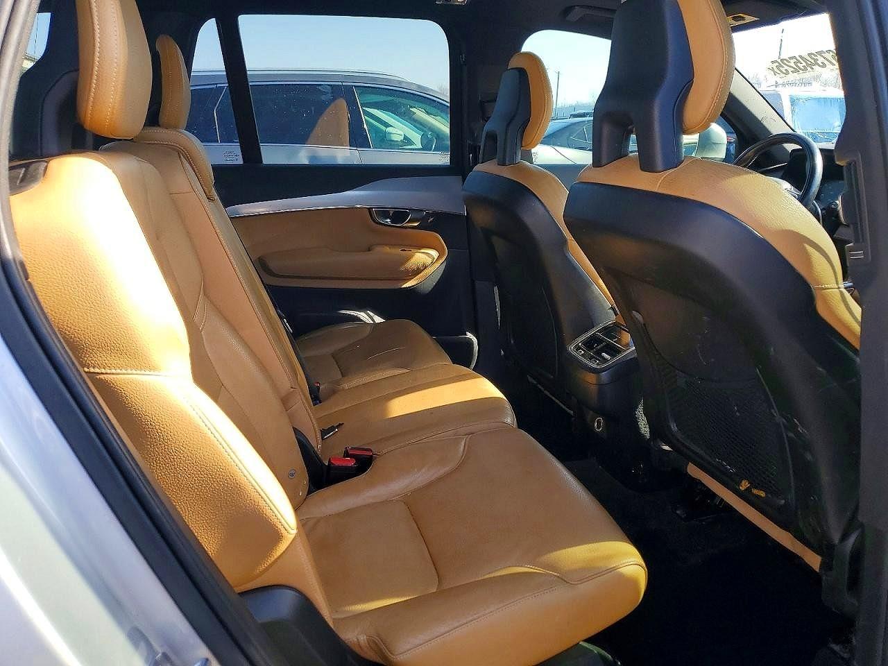 Volvo XC90 T5