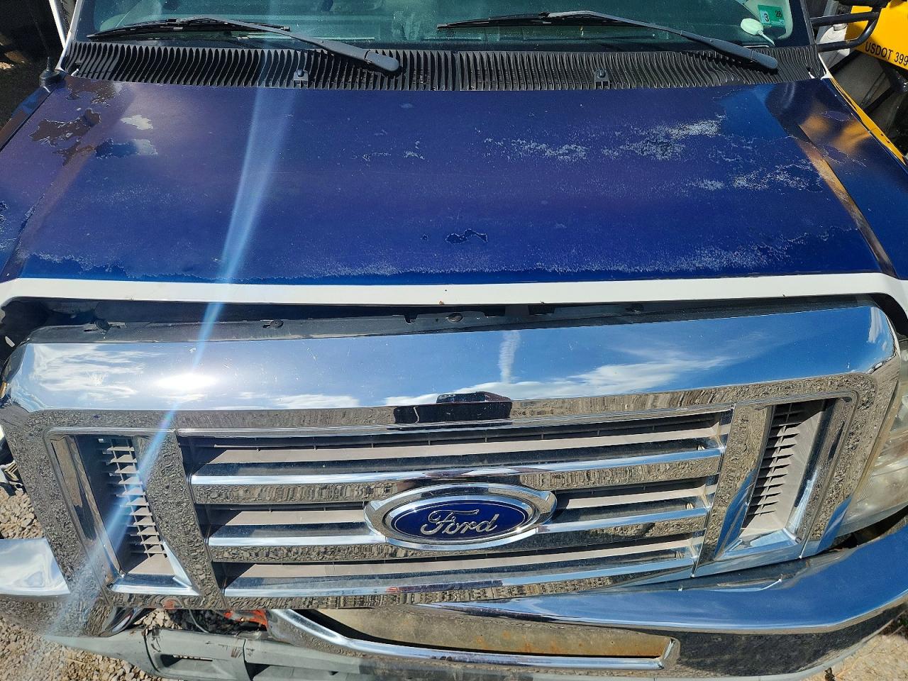 Ford Econoline E350 Super Duty Van