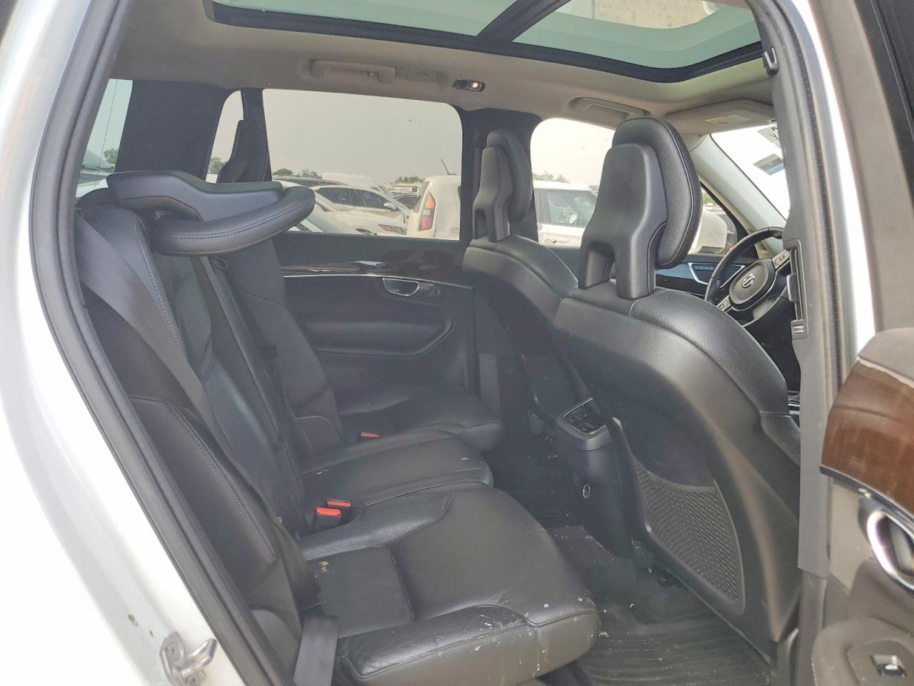 Volvo XC90 T6