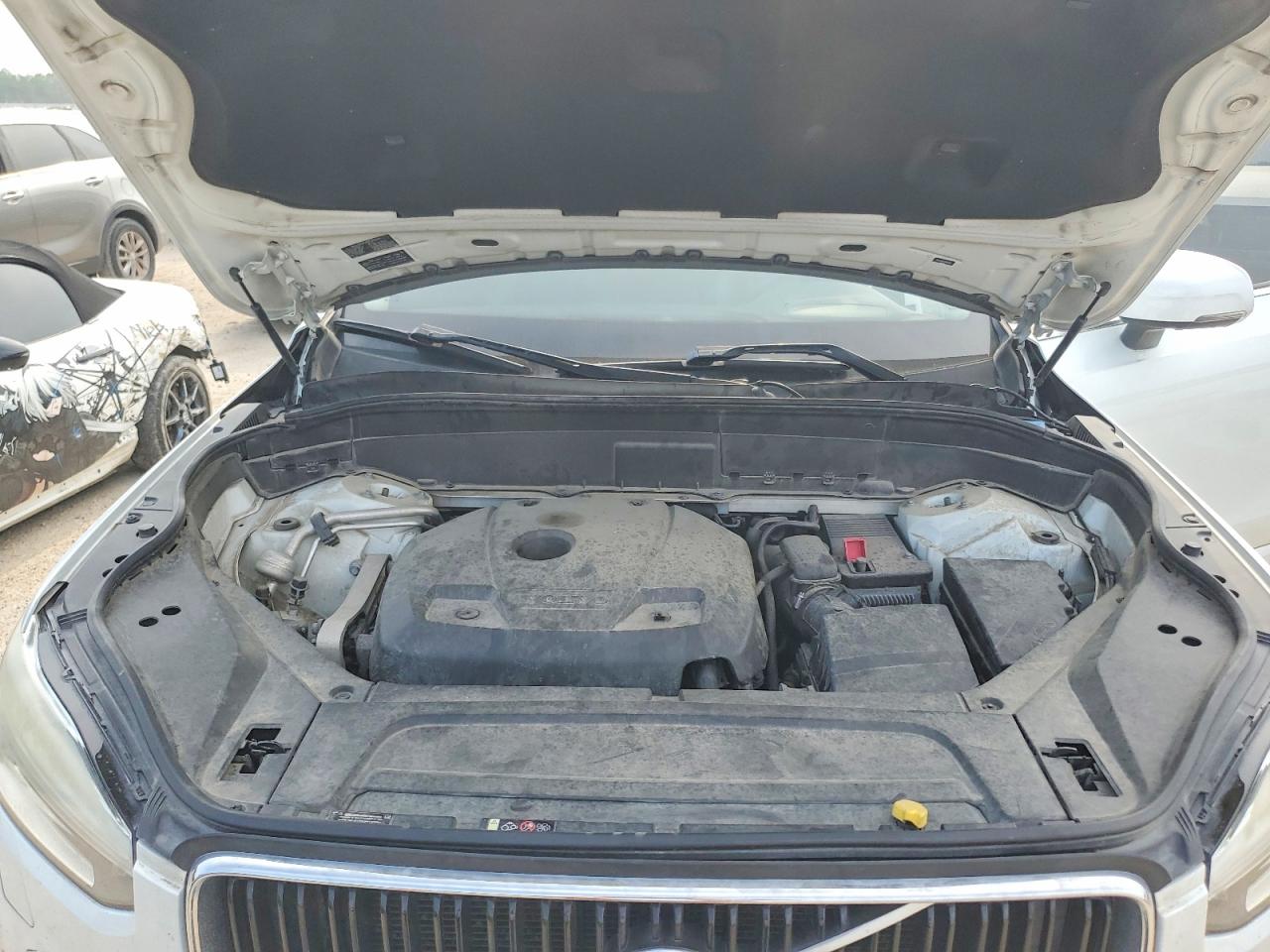Volvo XC90 T6