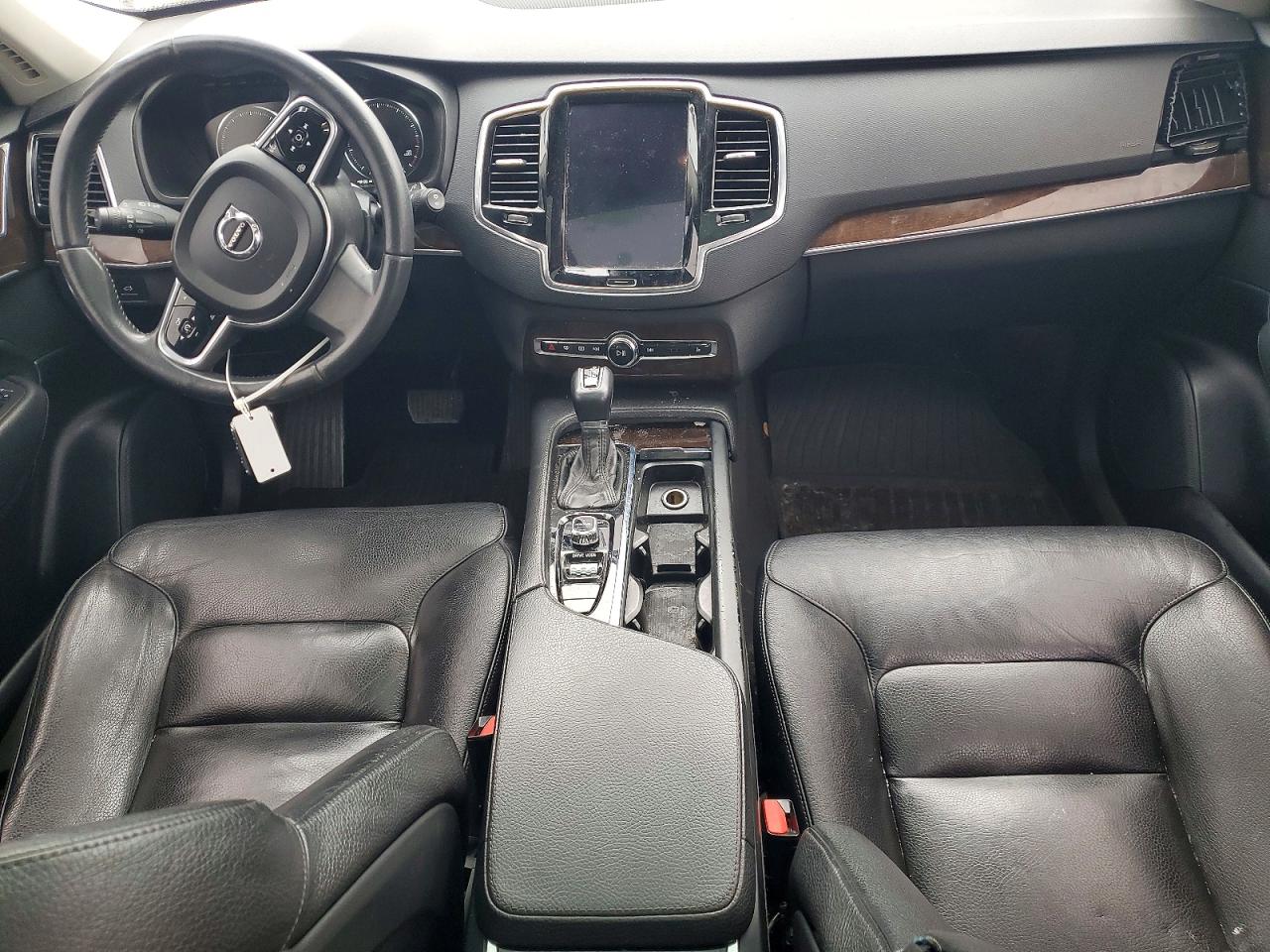 Volvo XC90 T6