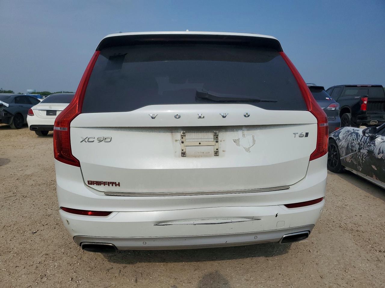 Volvo XC90 T6