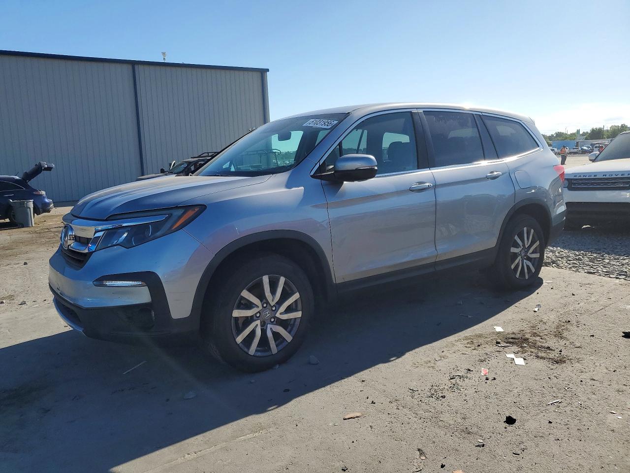 Salvage Honda Pilot Image