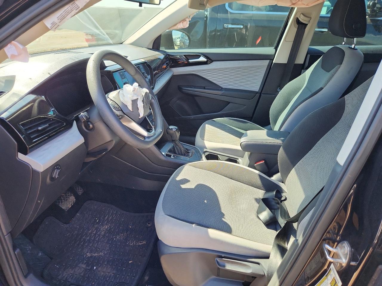 Volkswagen Taos S