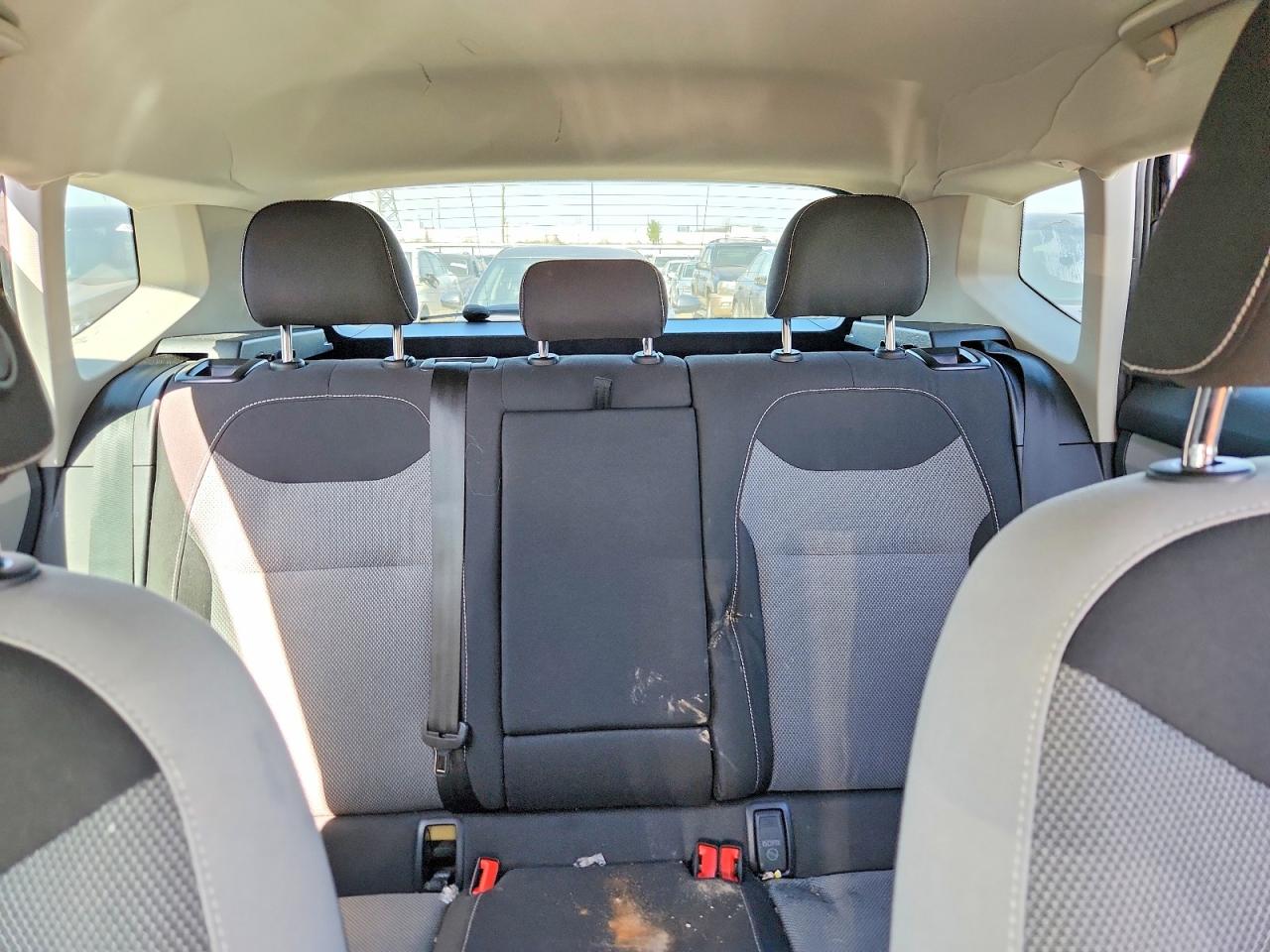 Volkswagen Taos S