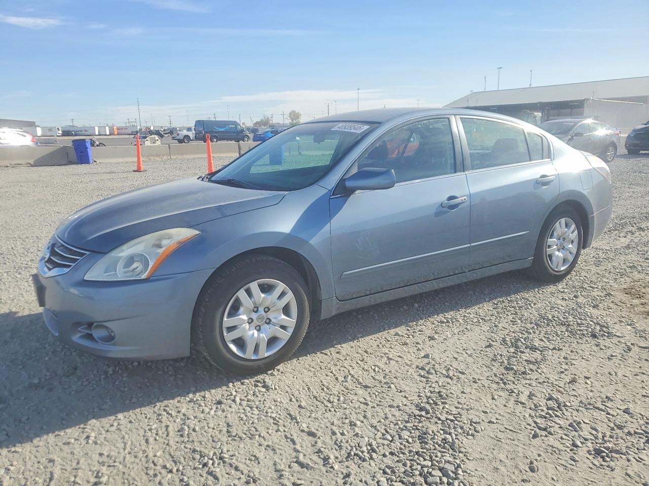 Salvage Nissan Altima Image