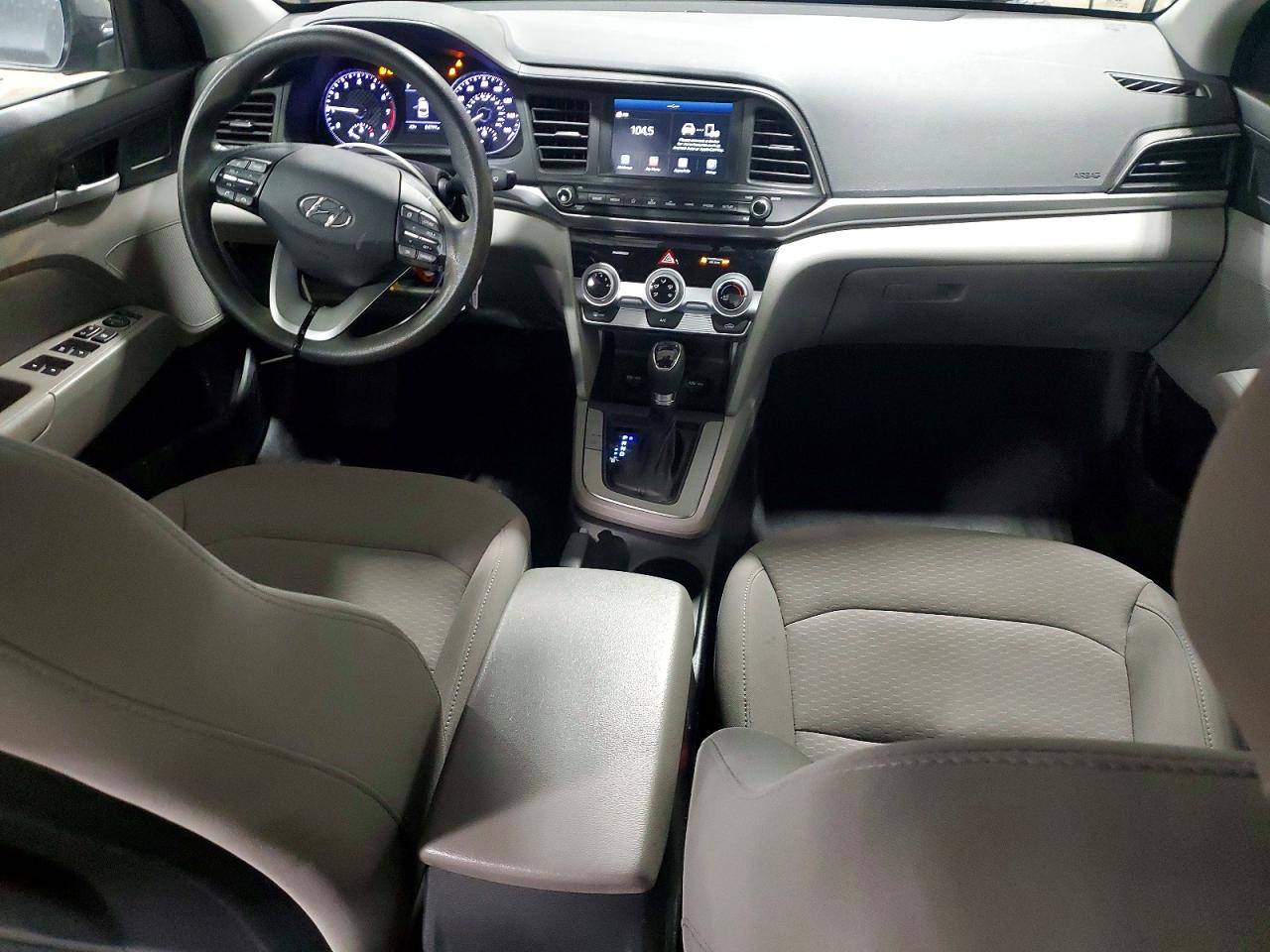 Hyundai ELANTRA Sel