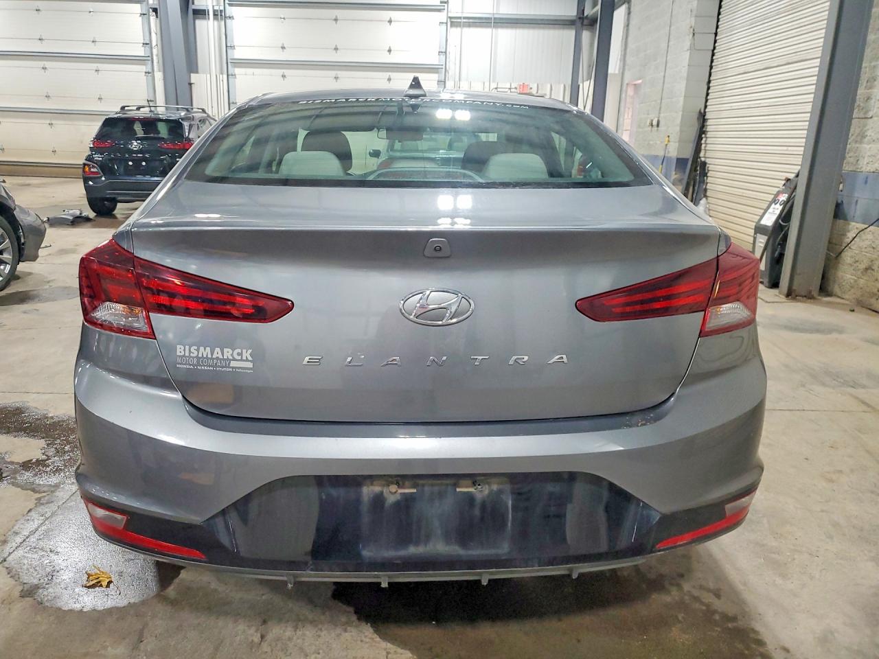 Hyundai ELANTRA Sel