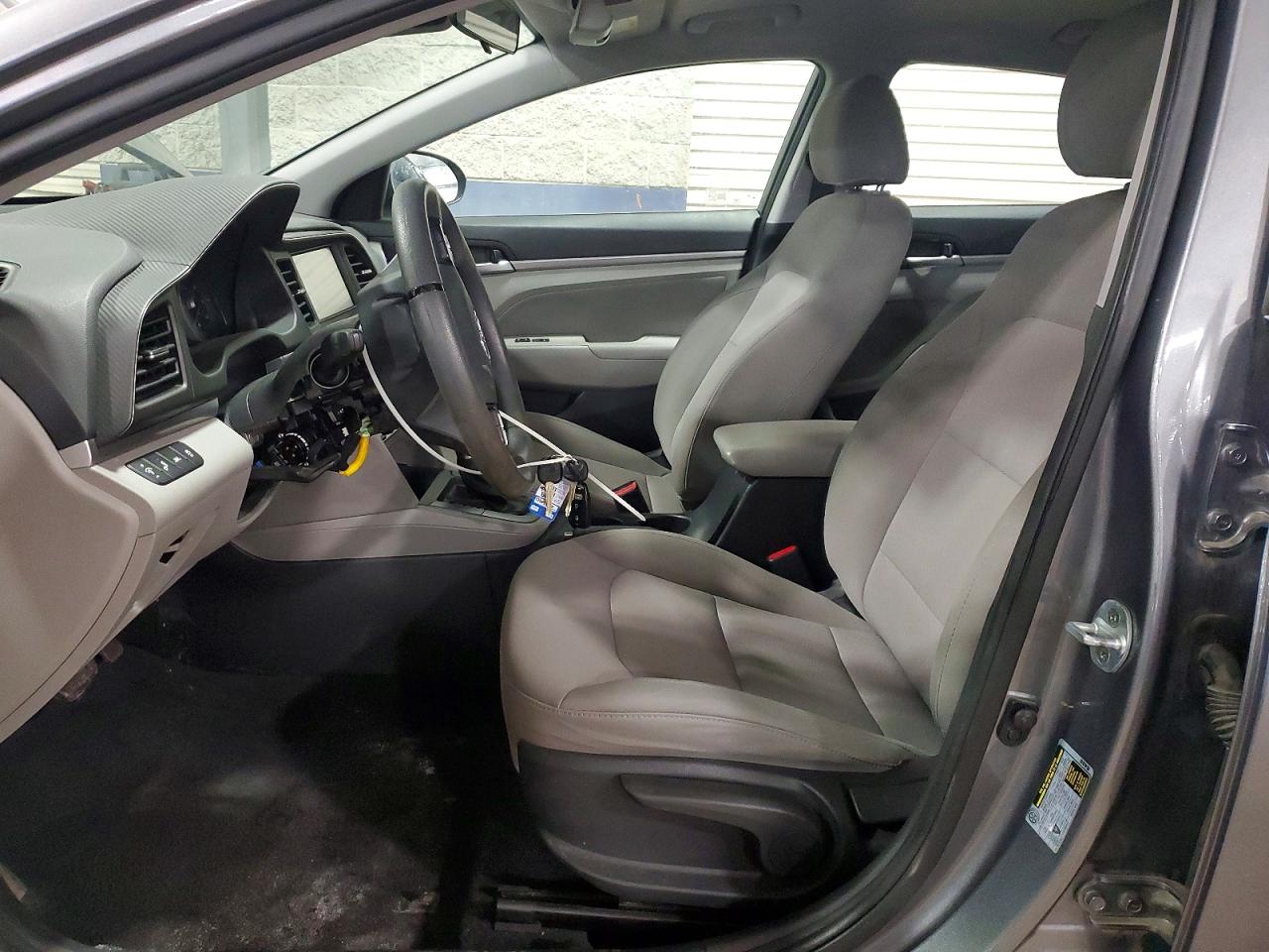 Hyundai ELANTRA Sel