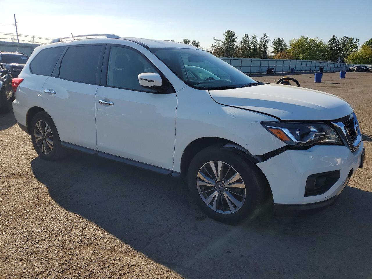Nissan Pathfinder Sv