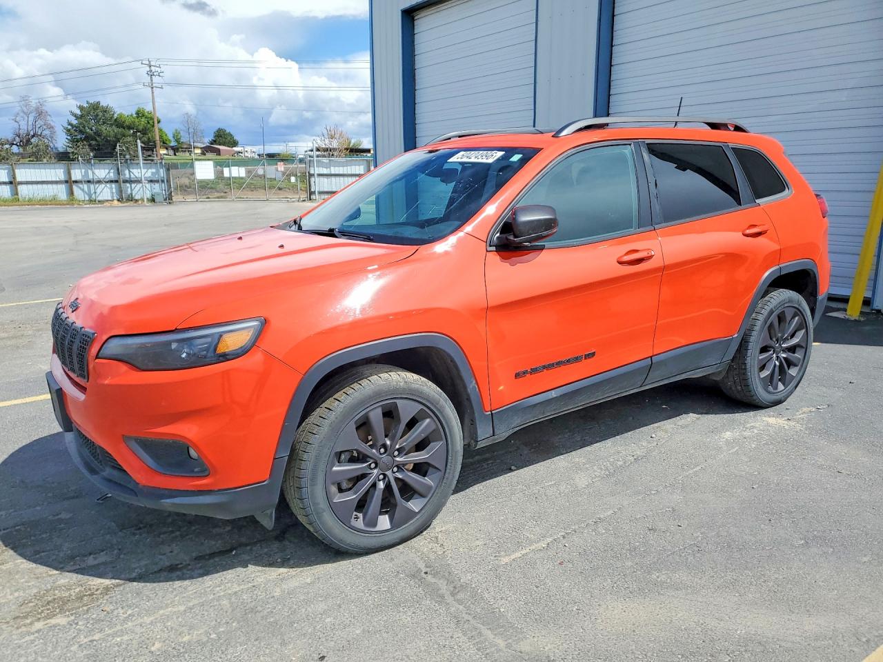 Salvage Jeep Cherokee Image
