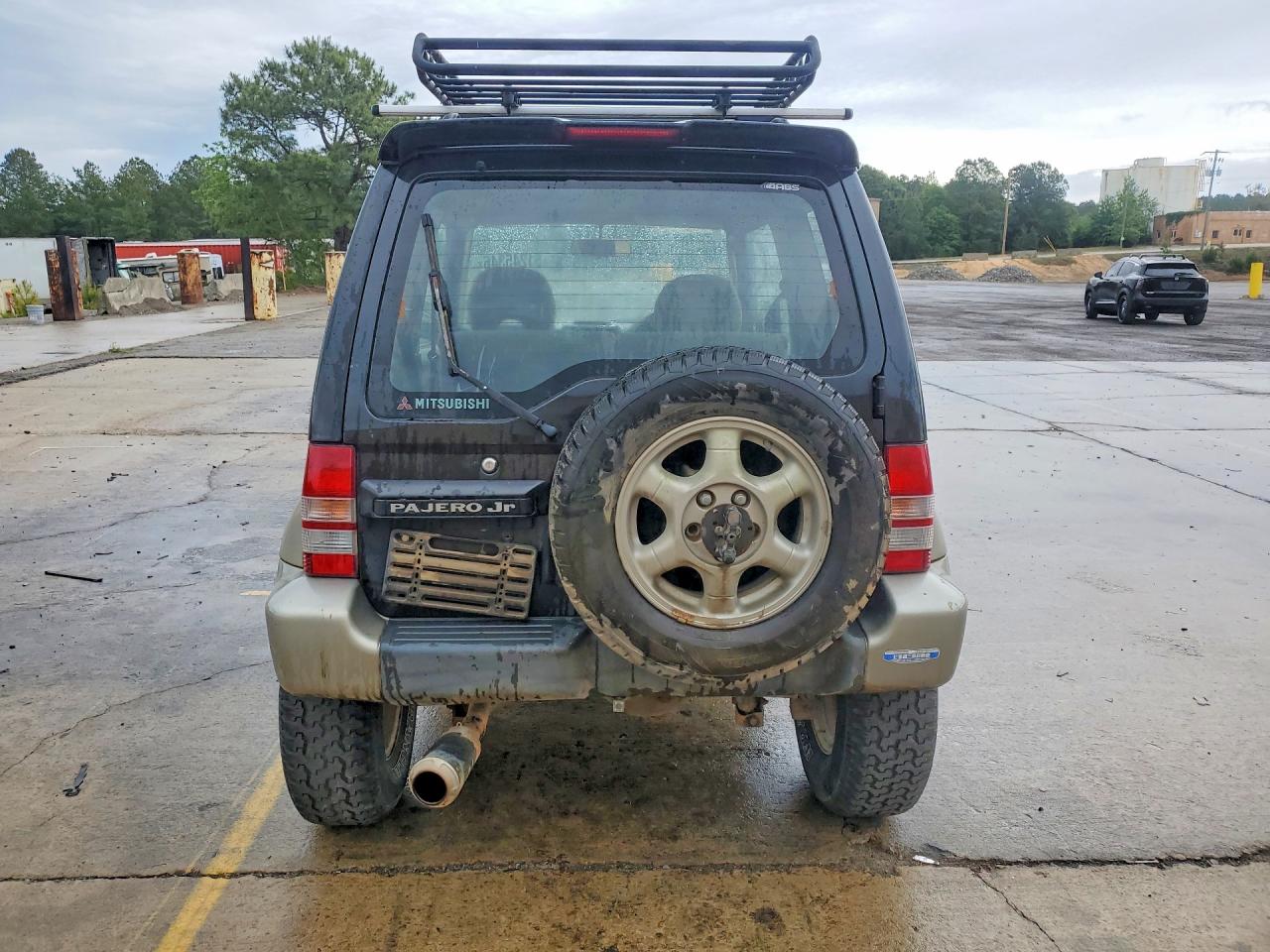 Mitsubis Pajero Jun