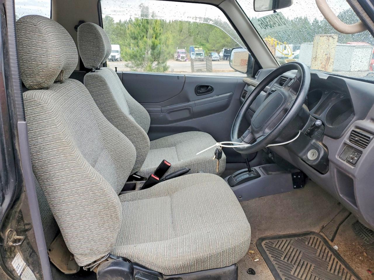 Mitsubis Pajero Jun