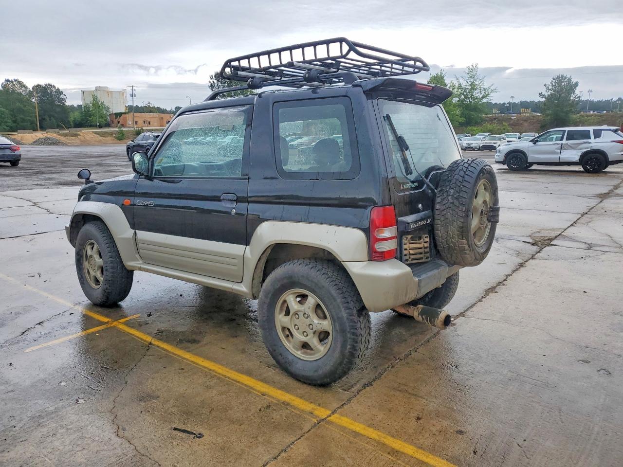 Mitsubis Pajero Jun