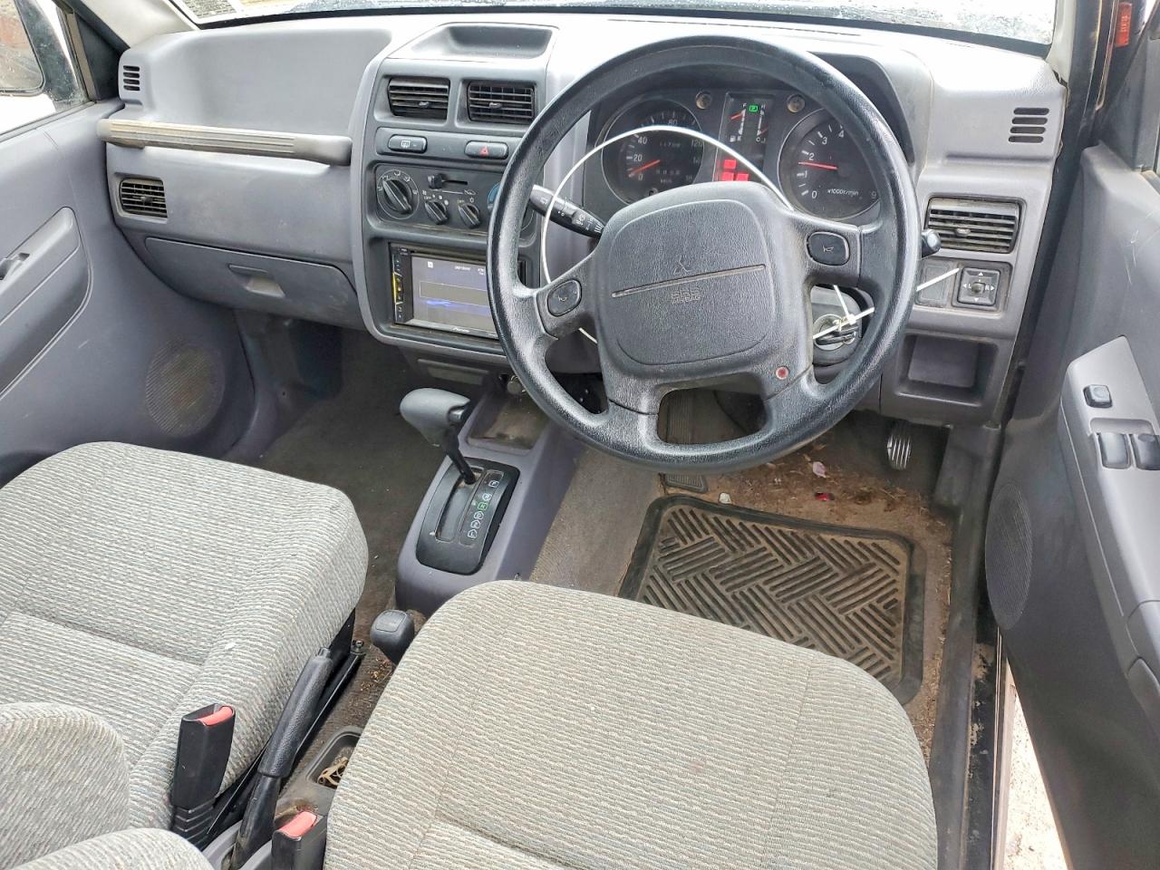 Mitsubis Pajero Jun