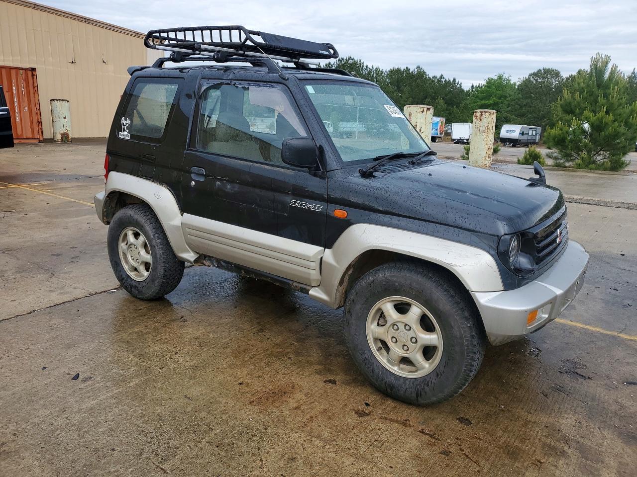 Mitsubis Pajero Jun
