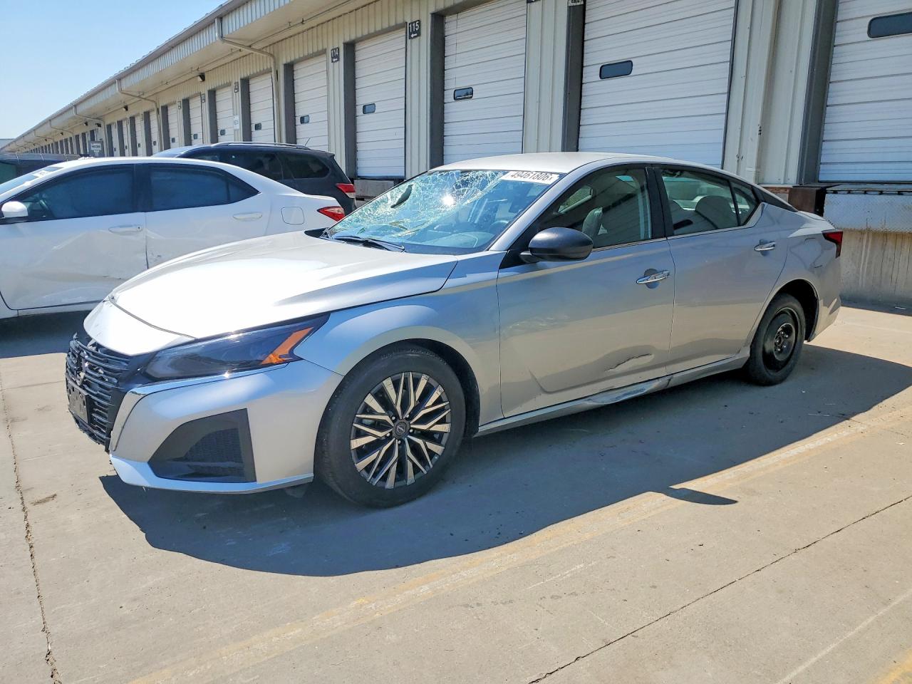 Salvage Nissan Altima Image