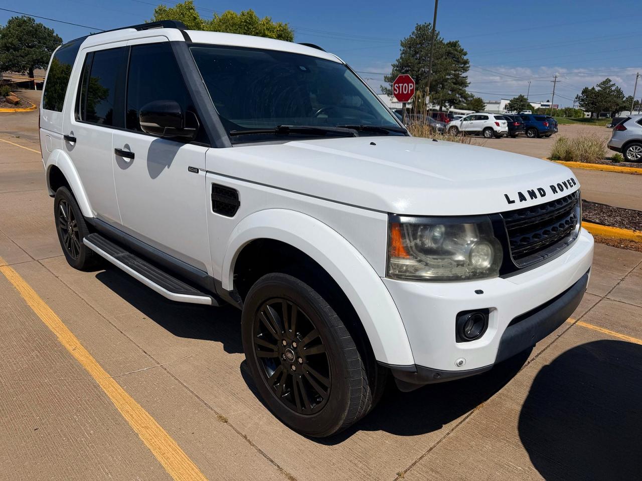 Salvage Land Rover LR4 Image