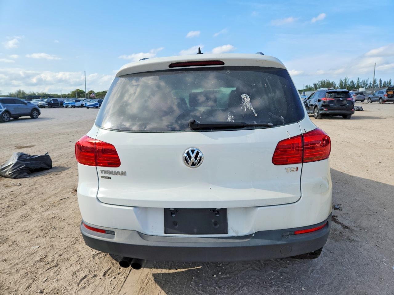 Volkswagen Tiguan S