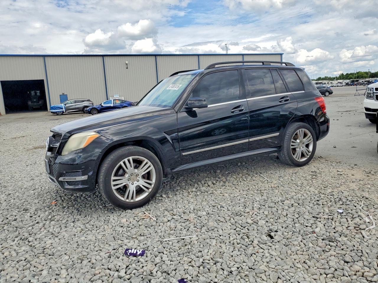 Salvage Mercedes-Benz GLK Image