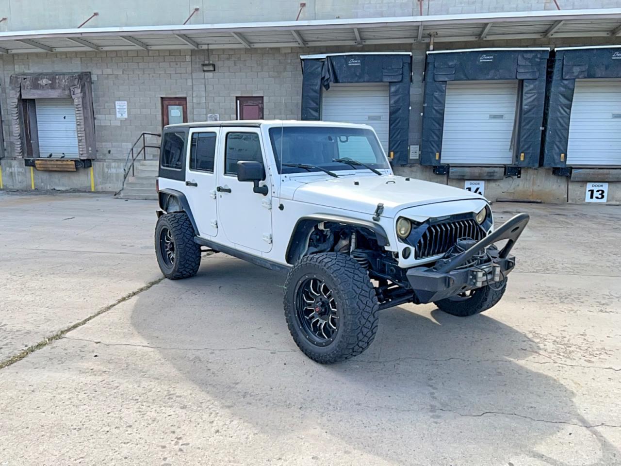 Salvage Jeep Wrangler Image
