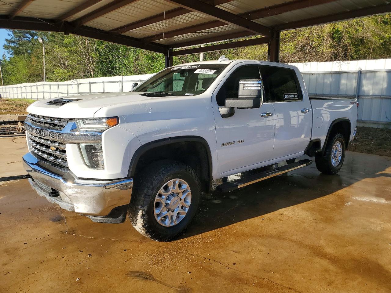 Salvage Chevrolet Silverado Image