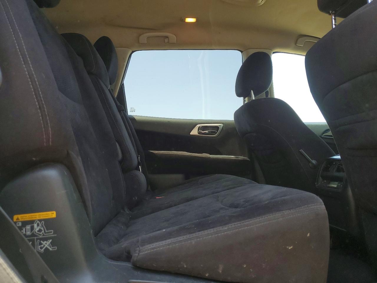 Nissan Pathfinder S