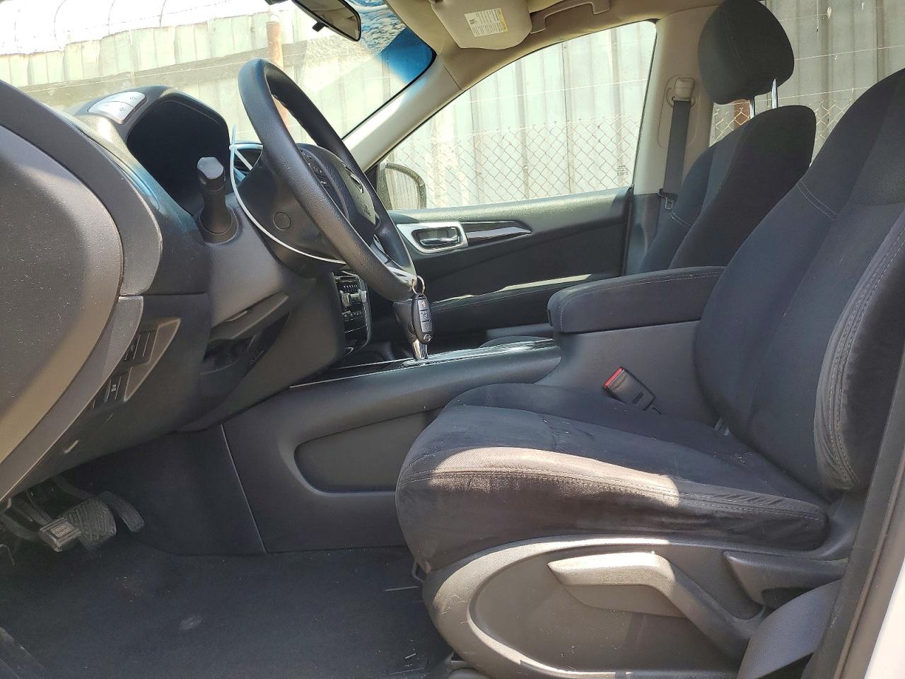 Nissan Pathfinder S