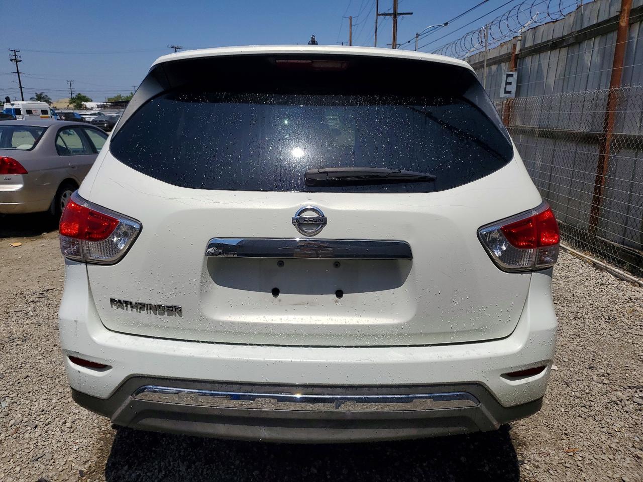 Nissan Pathfinder S