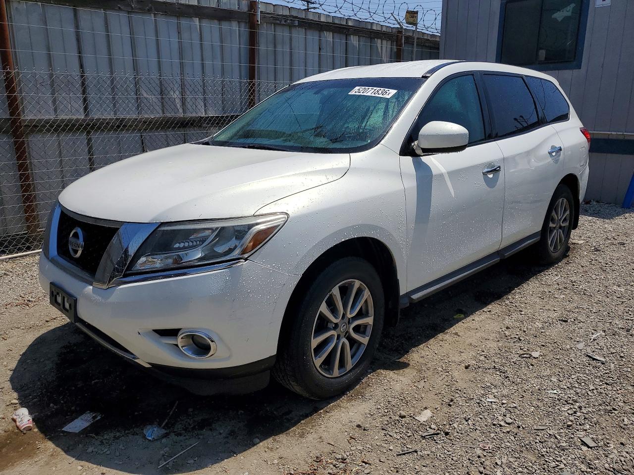 Salvage Nissan Pathfinder Image