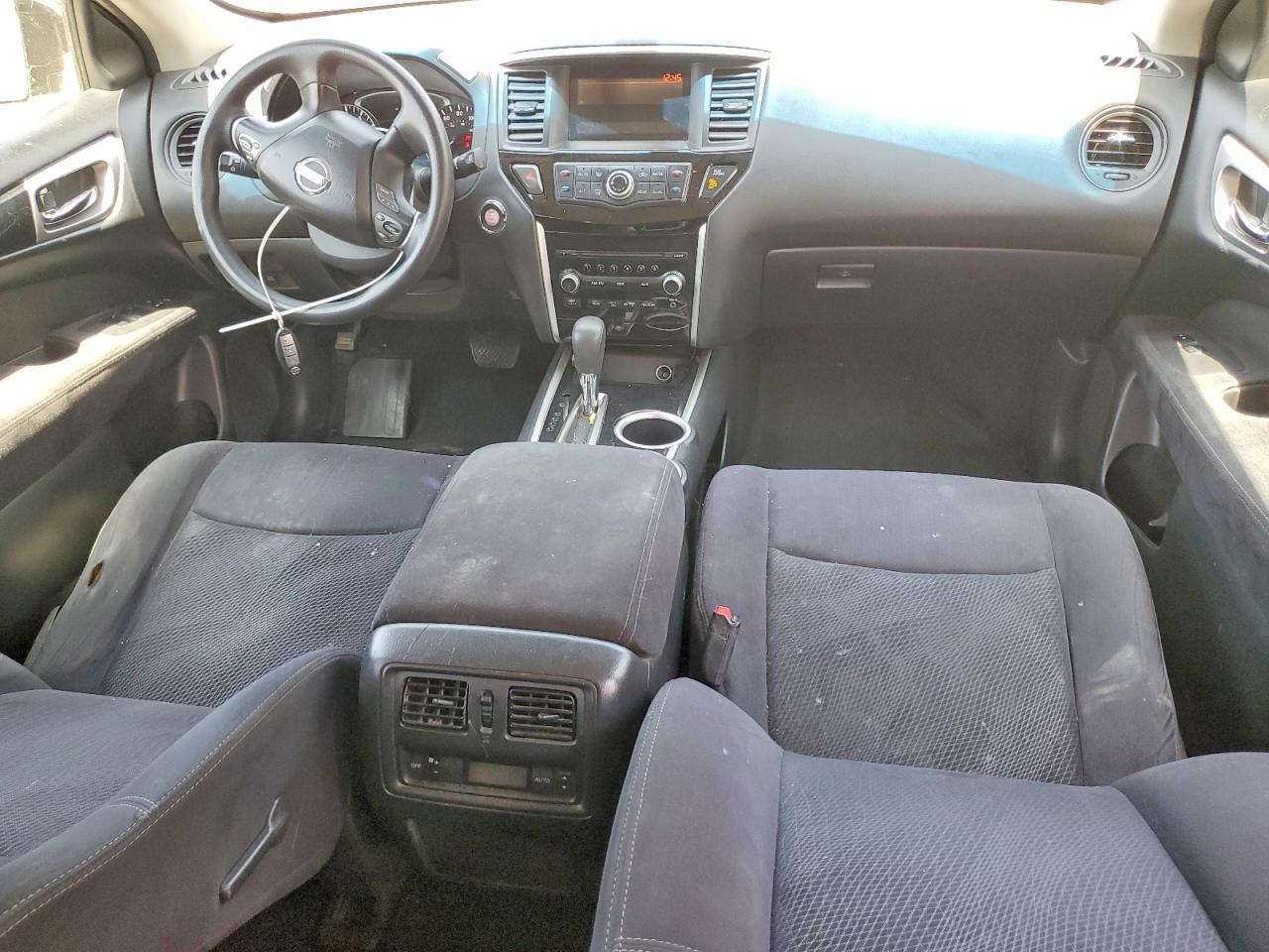 Nissan Pathfinder S