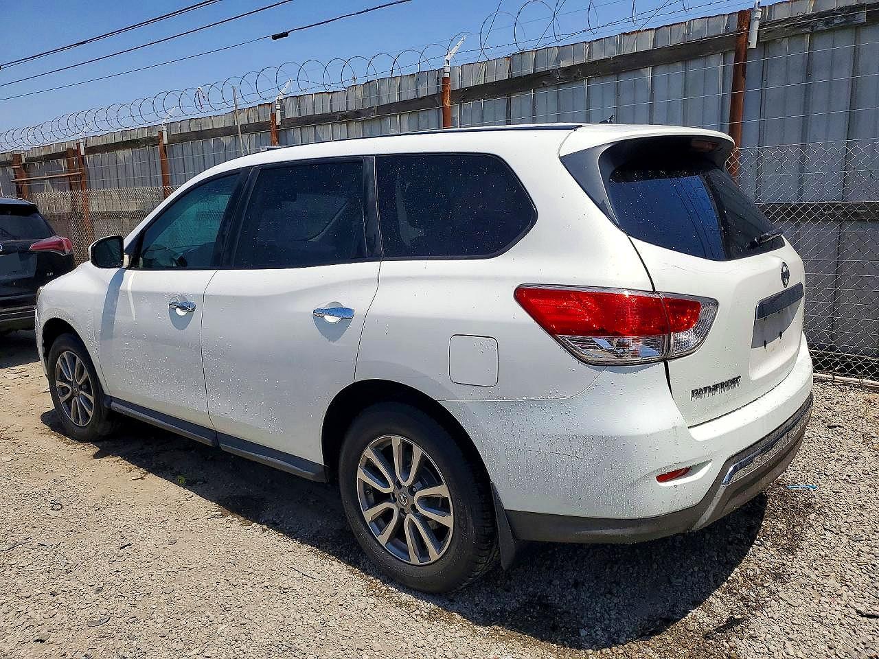 Nissan Pathfinder S