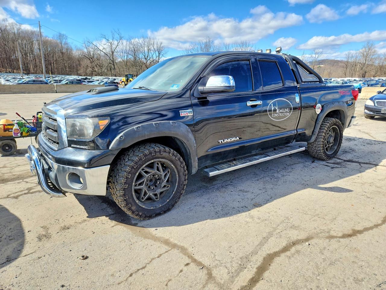 Salvage Toyota Tundra Image