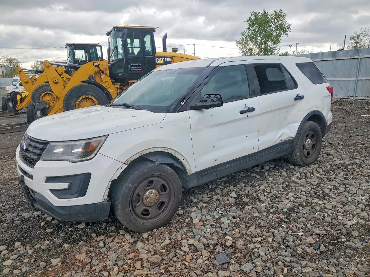 Salvage Ford Explorer Image