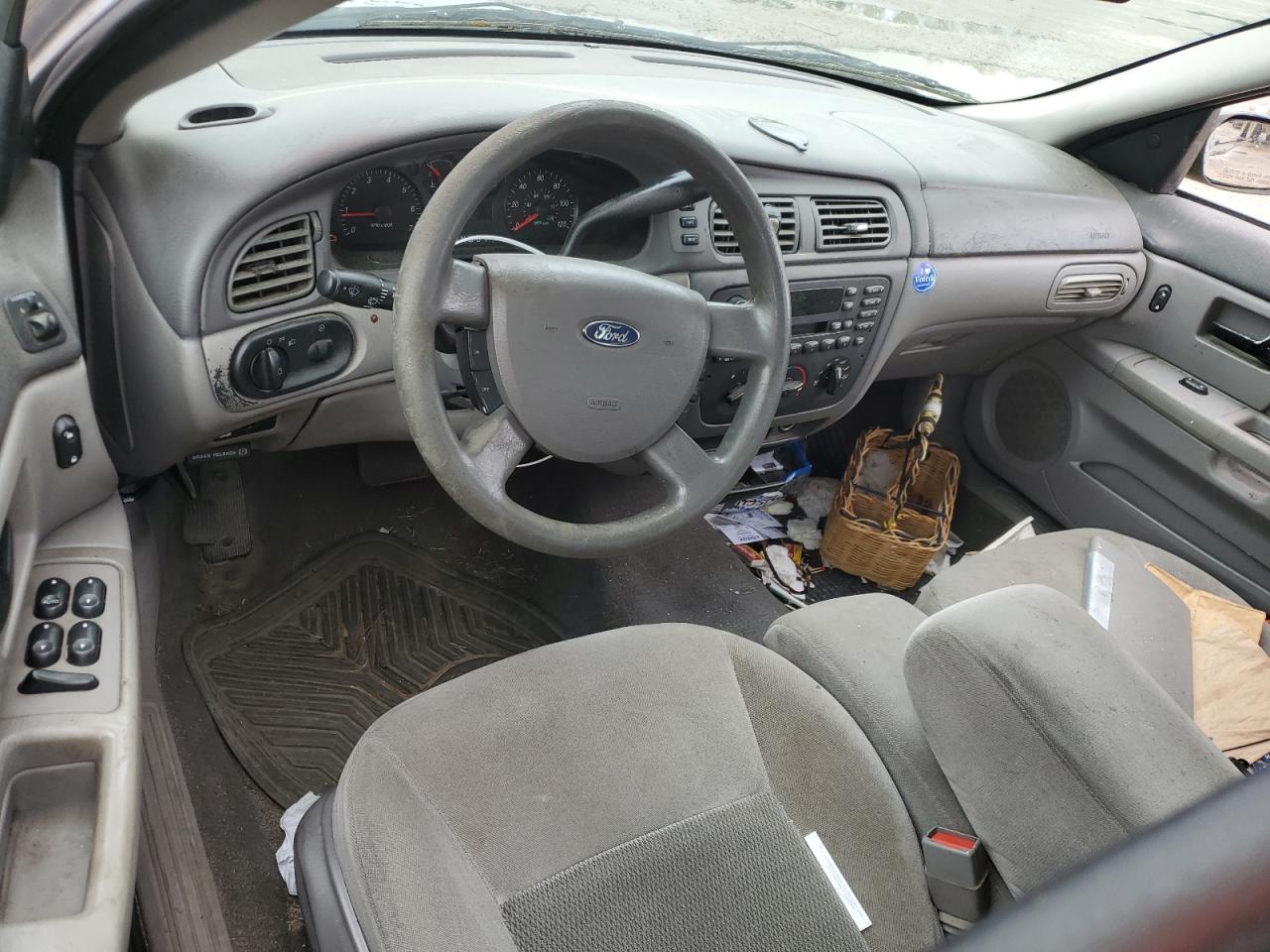 Ford Taurus Se