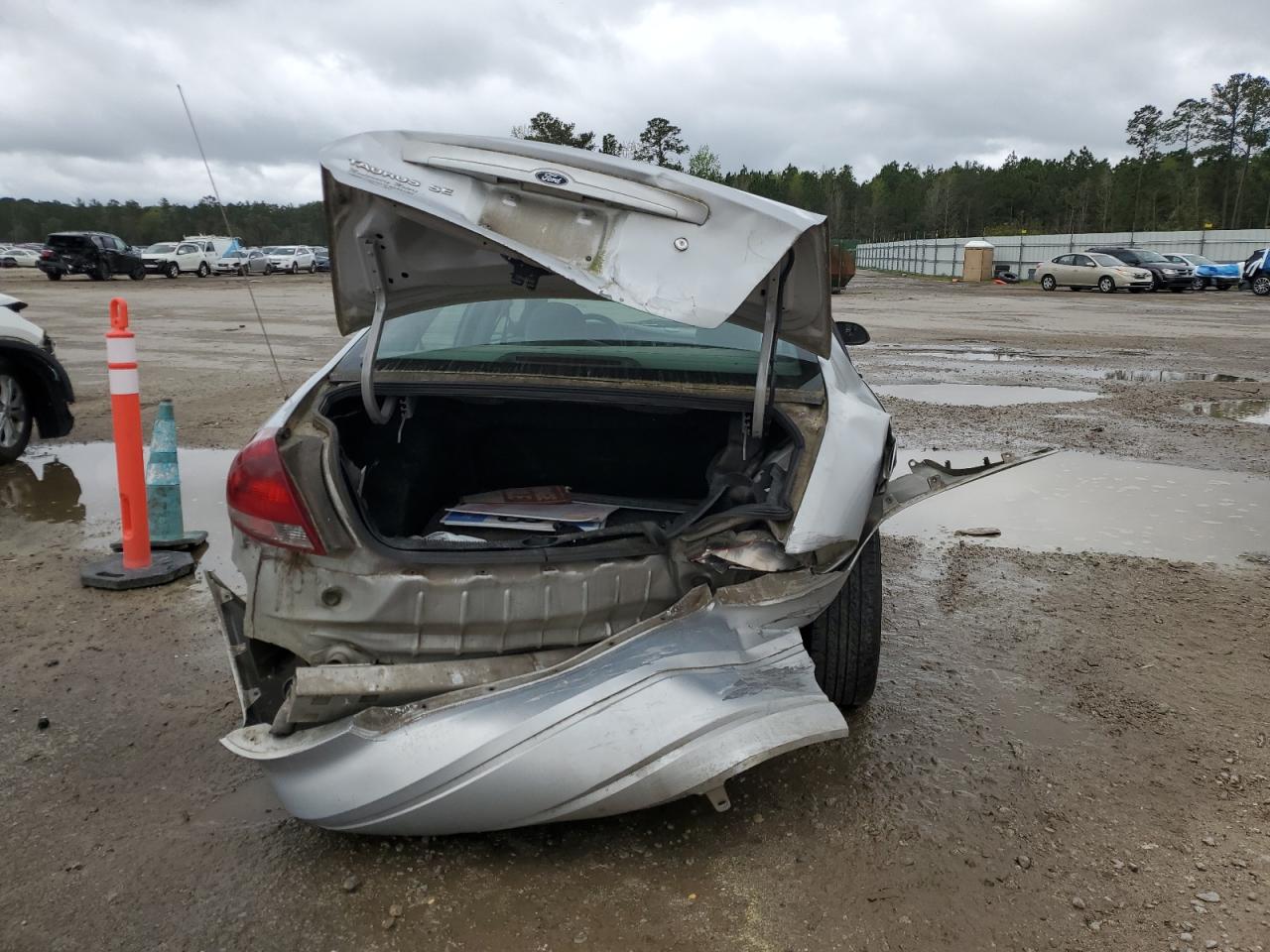 Ford Taurus Se