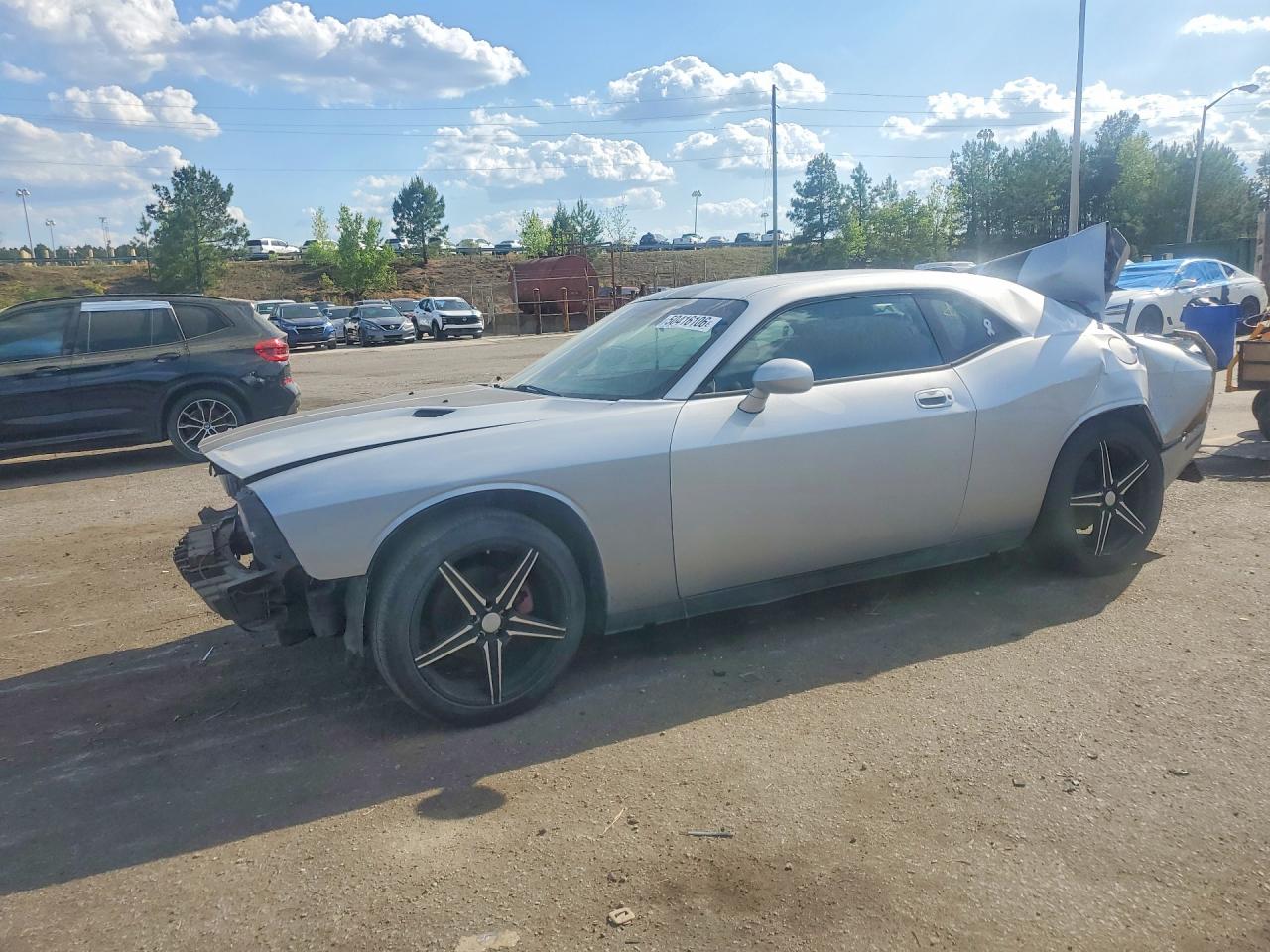 Salvage Dodge Challenger Image