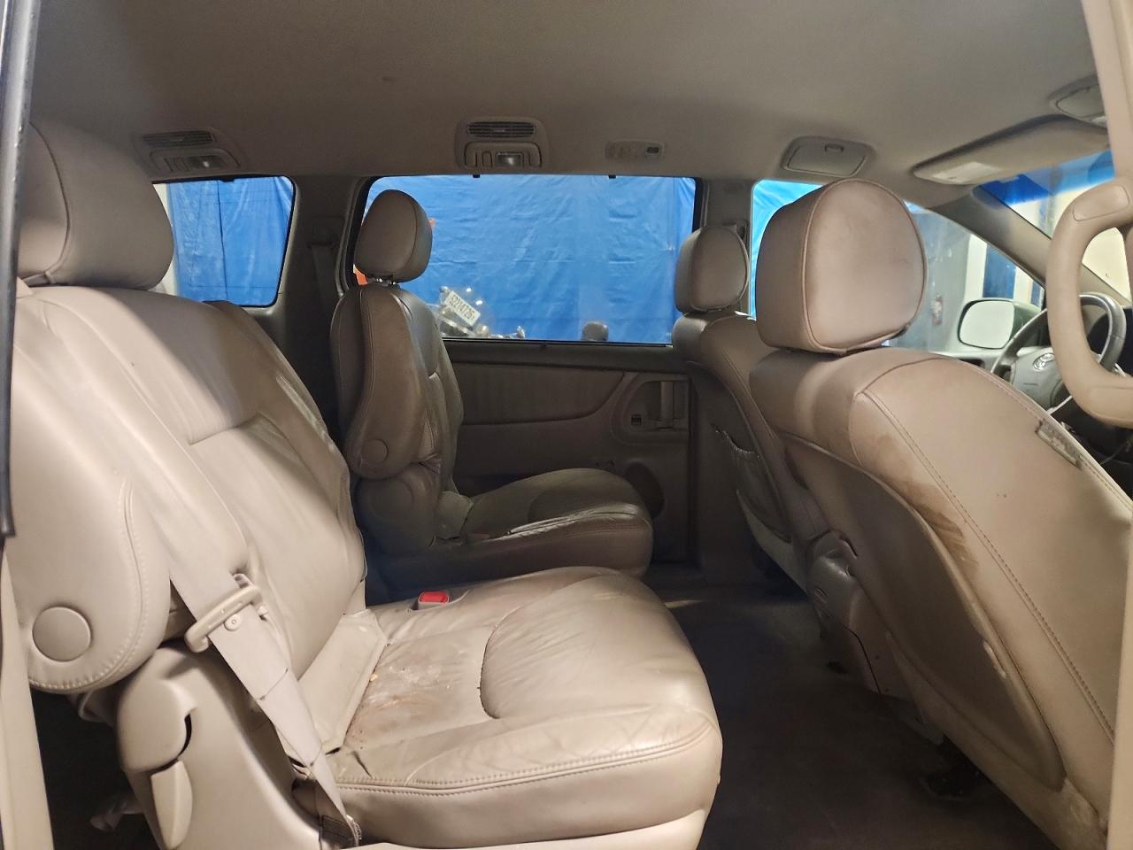 Toyota Sienna Xle 7-passenger