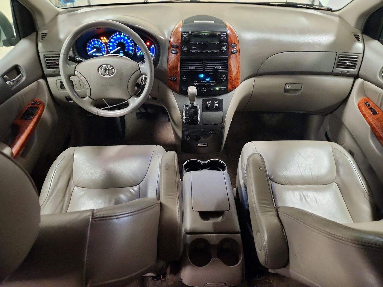 Toyota Sienna Xle 7-passenger