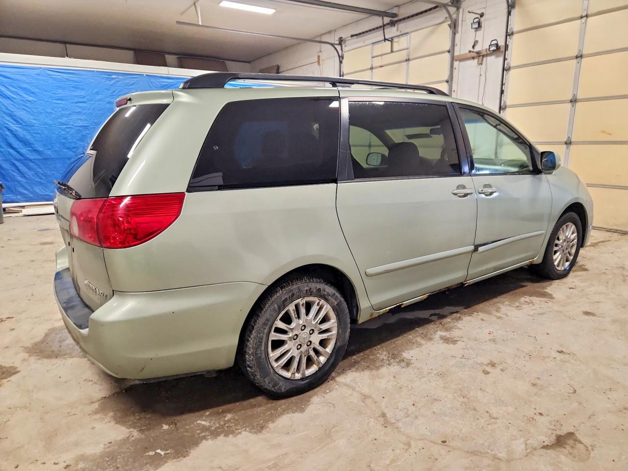 Toyota Sienna Xle 7-passenger