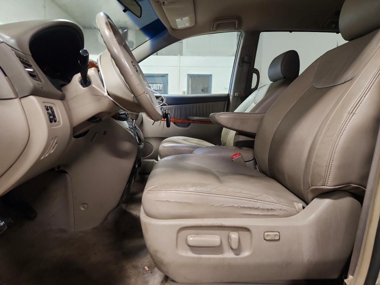 Toyota Sienna Xle 7-passenger